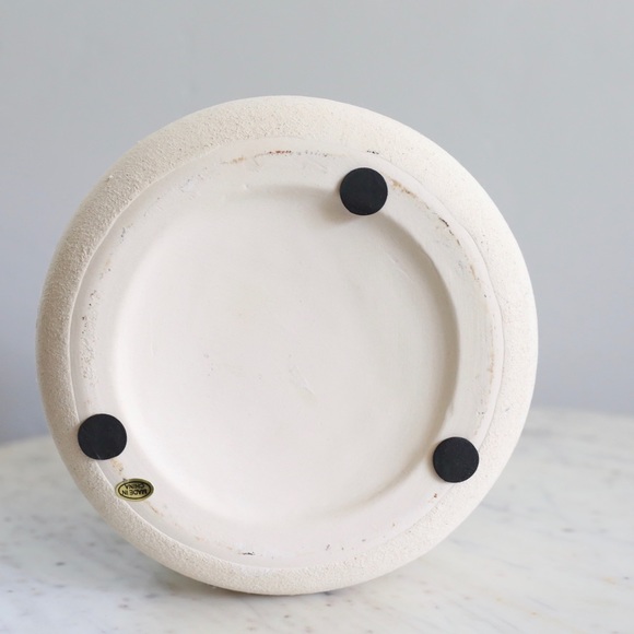 Green and ivory two toned pottery vase - Picture 6 of 6